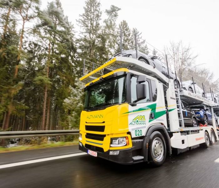 Der Scania P 25 BEV ist ein revolutionärer Autotransporter, der ausschließlich elektrisch betrieben wird. (Foto: Michael Baumgartner. KiTO)