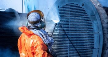 Effektive Reinigung von Biomasseanlagen für verbesserte (Foto: Egger PowAir Cleaning)